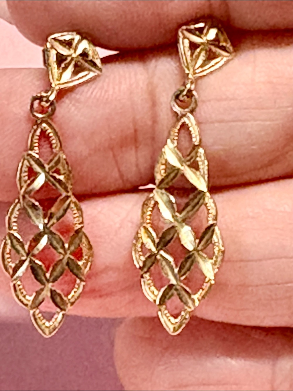 Diamond cut-10kt Vintage Gold Earrings